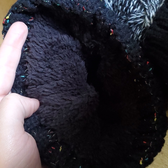 2 S.A. Fishing Co beanies - Picture 4 of 5